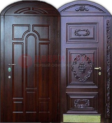 Стильная железная арочная дверь с декоративным элементом ДА-24 в Голицино