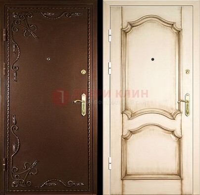 Квартирная коричневая стальная дверь с ковкой ДК-1 в Голицино