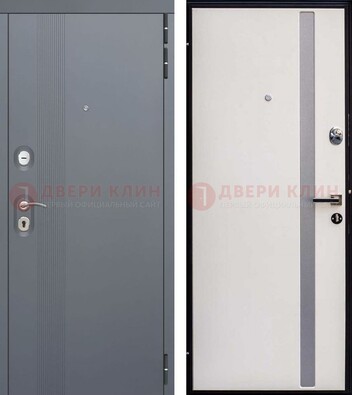 Входная серая дверь МДФ со стеклянной вставкой внутри ДМ-271 в Голицино