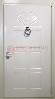 Белая входная дверь с МДФ ДМ-30 в квартиру в Голицино
