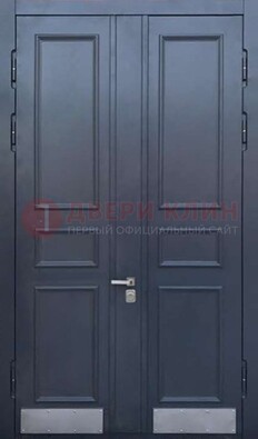 Черная двухстворчатая дверь для улицы с МДФ ДМ-535 в Голицино
