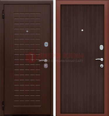 Коричневая металлическая дверь с МДФ ДМ-78 в квартиру в Голицино