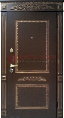 Входная дверь с массивом дуба в темном цвете ДМД-65 в Голицино