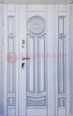 Белая двухстворчатая дверь с массивом дуба ДМД-72 в Голицино
