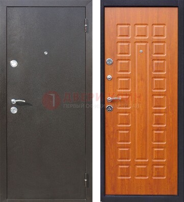 Коричневая стальная дверь с порошковым напылением ДП-202 в Голицино