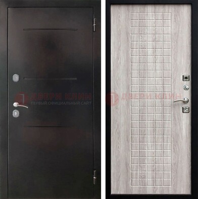 Черная железная дверь с порошковым покрытием и филенчатой МДФ ДП-221 в Голицино