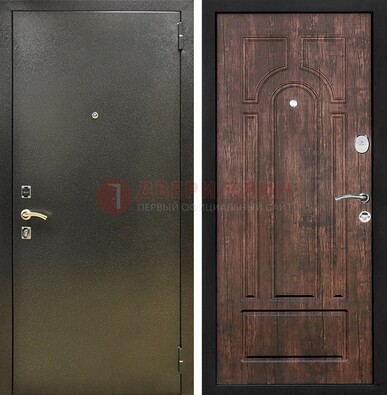 Темно-серая металлическая дверь с порошковым покрытием и МДФ коричневая ДП-292 в Голицино