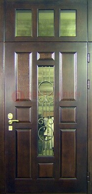 Парадная дверь со стеклянными вставками и ковкой ДПР-1 в офисное здание в Голицино