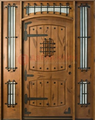 Железная парадная дверь с металлическими вставками ДПР-68 в коттедж в Голицино