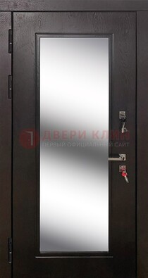 Коричневая железная дверь со стеклом для дома ДС-23 в Сергиевом Посаде