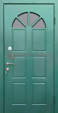 Зеленая стальная дверь со стеклом для дома ДС-28 в Голицино