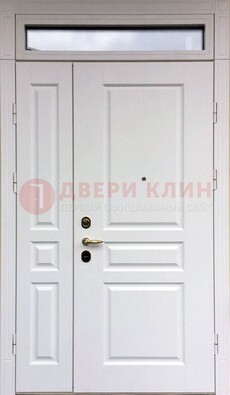 Белая двухстворчатая металлическая дверь со стеклом ДС-63 в Голицино
