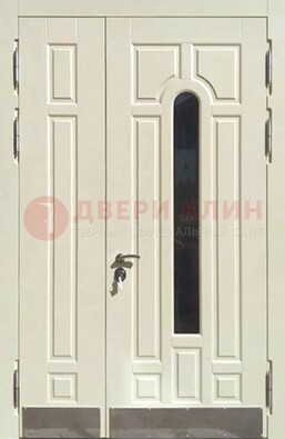 Белая двухстворчатая металлическая дверь со стеклом ДС-71 в Голицино