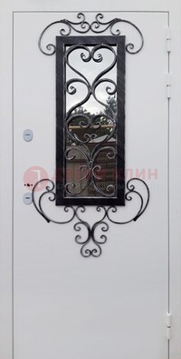 Белая уличная дверь Порошок со стеклом и ковкой ДСК-222 в Голицино