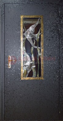 Металлическая дверь со стеклом и ковкой ДСК-82 для крыльца в Люберцах