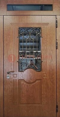 Металлическая входная дверь со стеклом и ковкой для дома ДСК-96 в Голицино