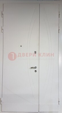 Белая тамбурная дверь ДТМ-31 в Голицино