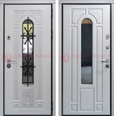 Белая стальная дверь с виноритом и ковкой снаружи ДВТ-197 в Голицино