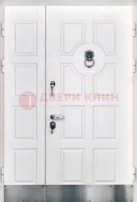 Белая входная дверь с виноритом ДВТ-246 в Голицино